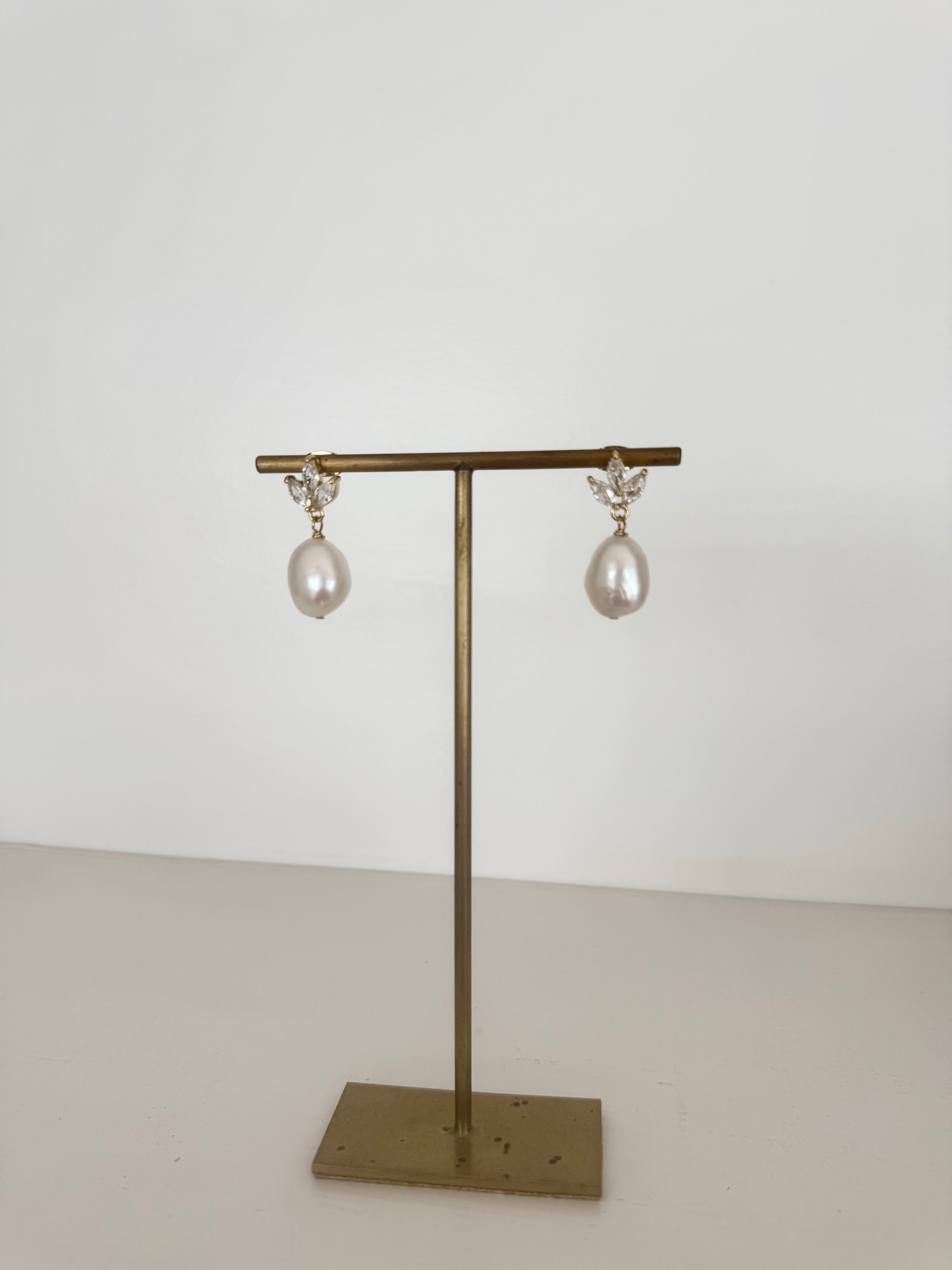 PETAL CZ PEARL EARRINGS