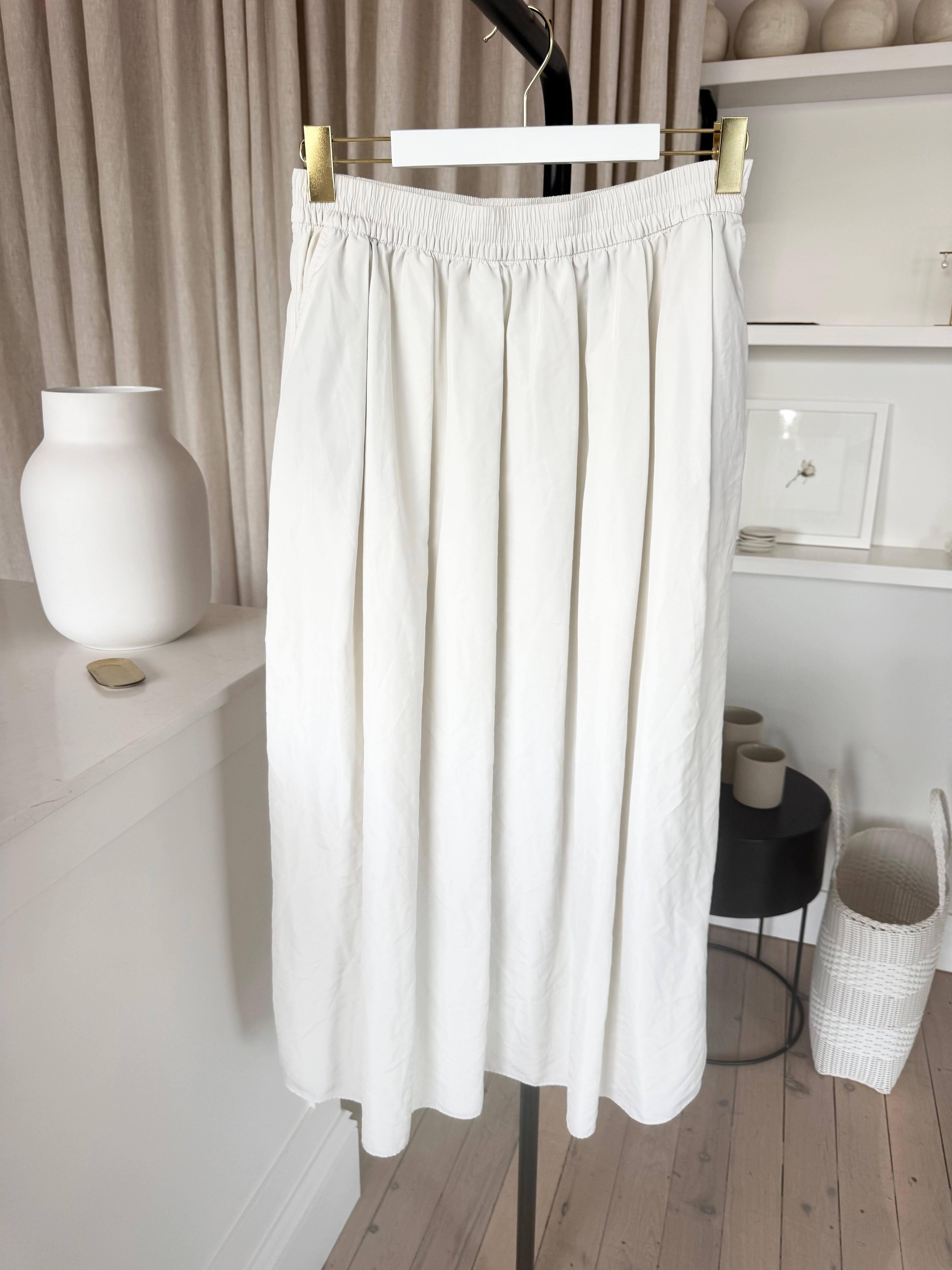 ZARA CREAM SKIRT