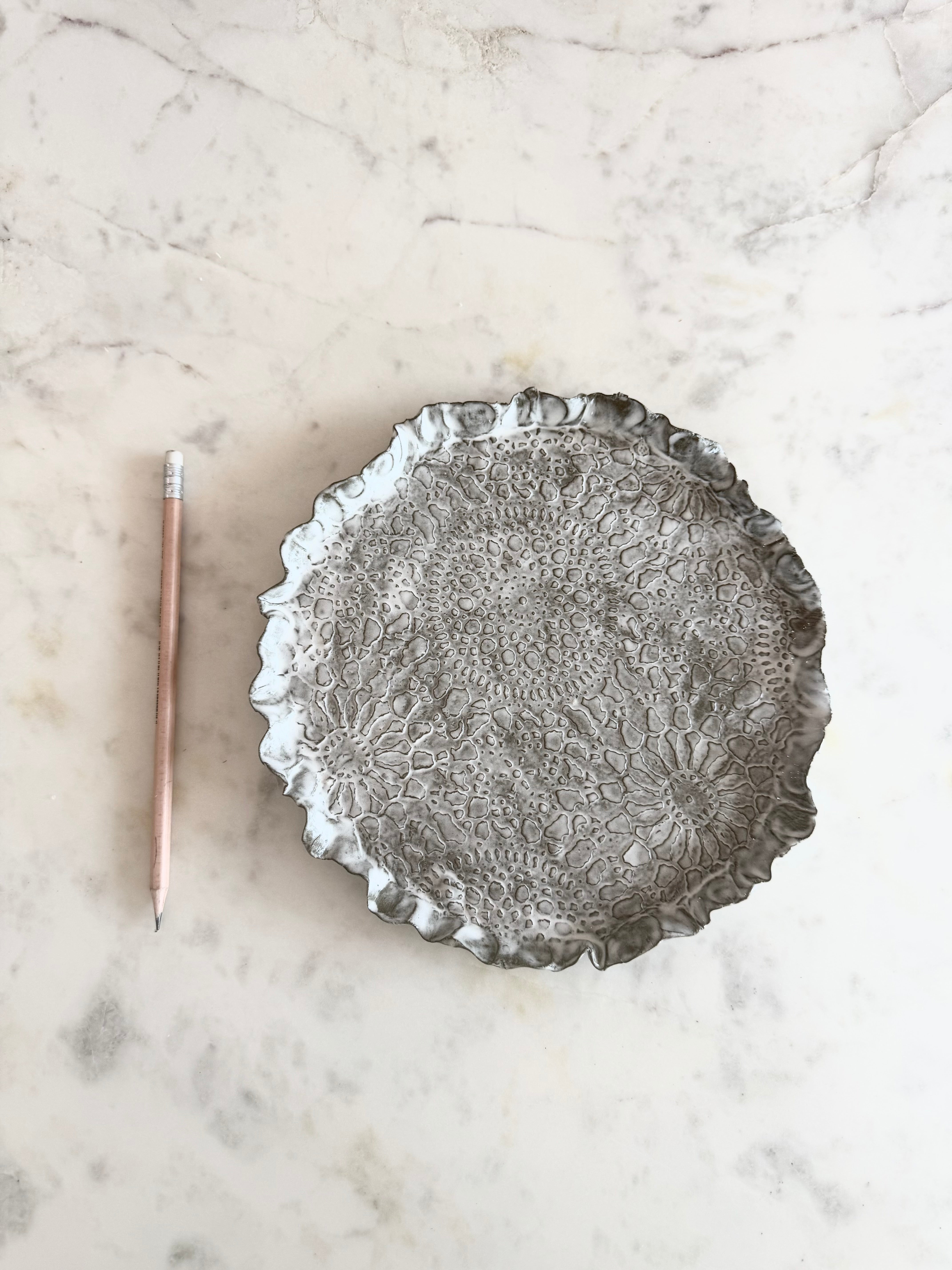 CERAMIC LACE PLATE