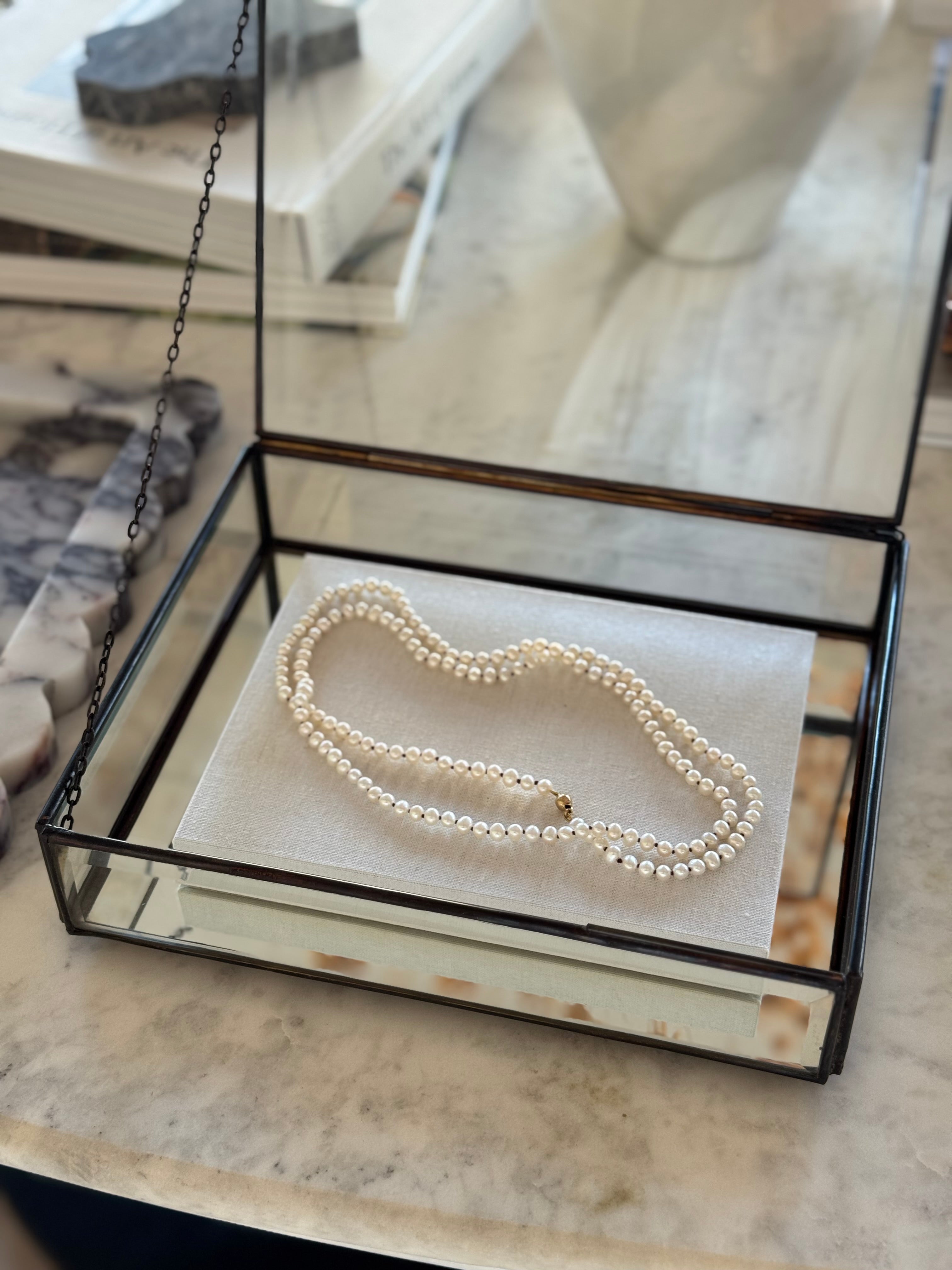 KNOTTED PEARL NECKLACE