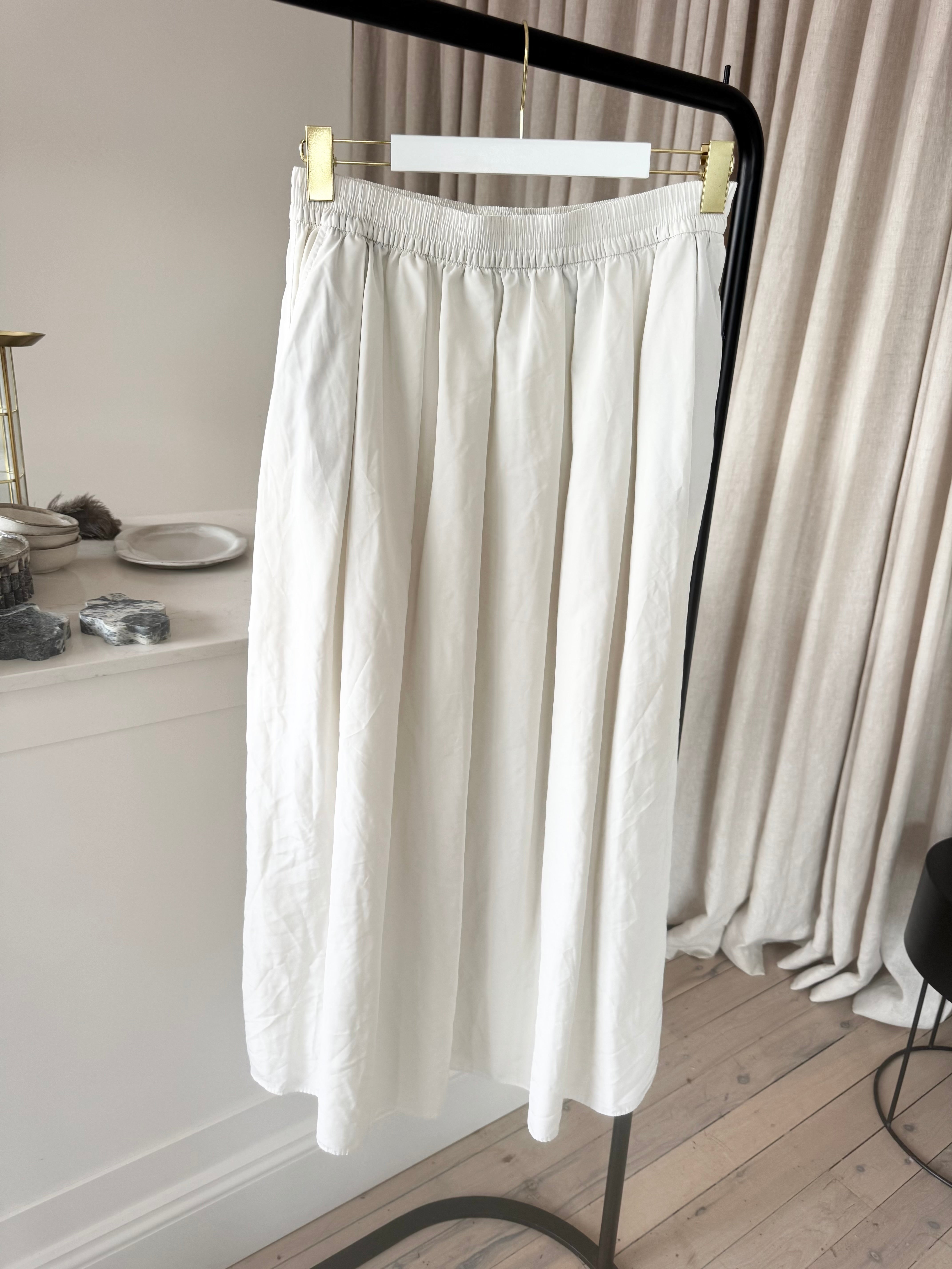 ZARA CREAM SKIRT