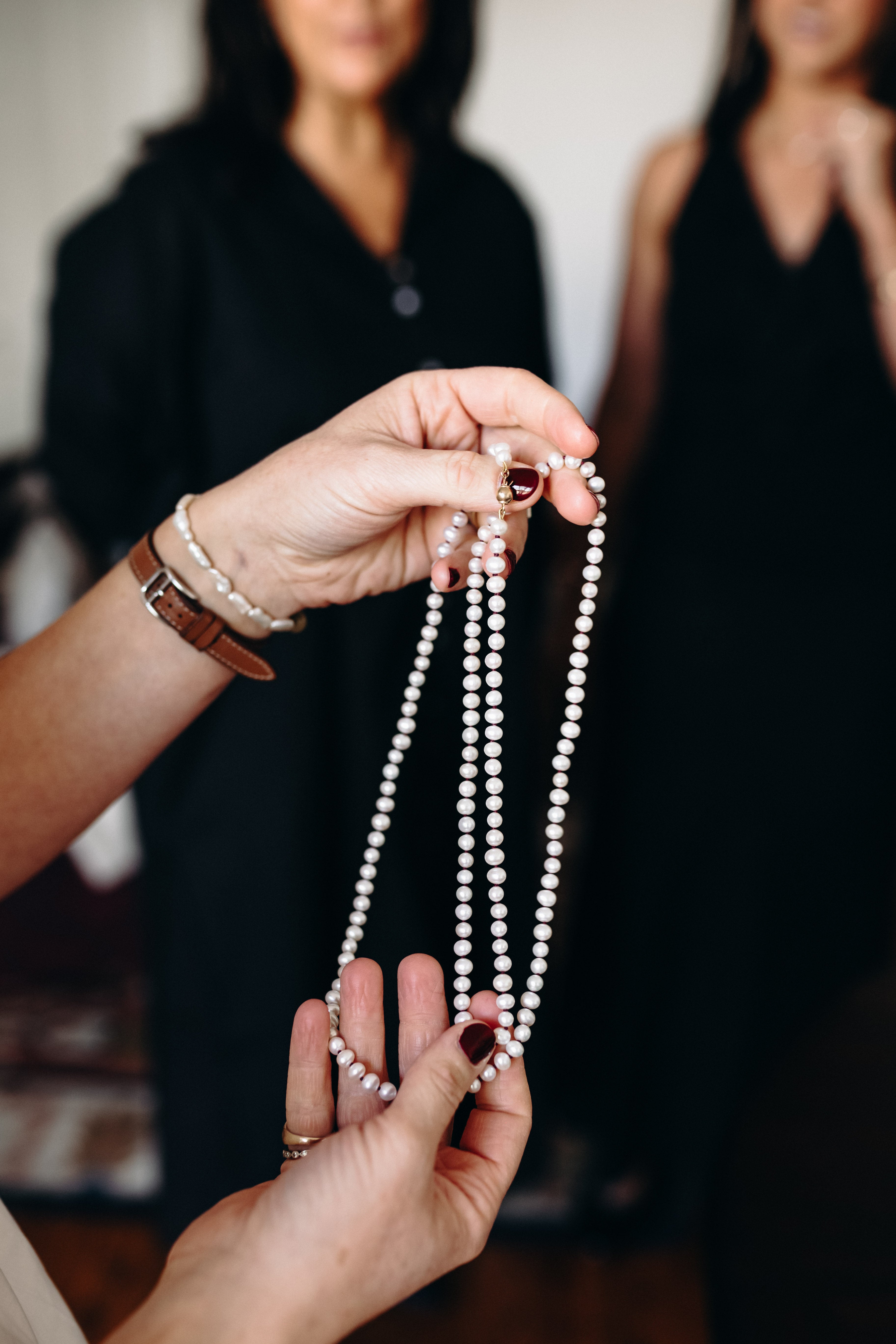 KNOTTED PEARL NECKLACE