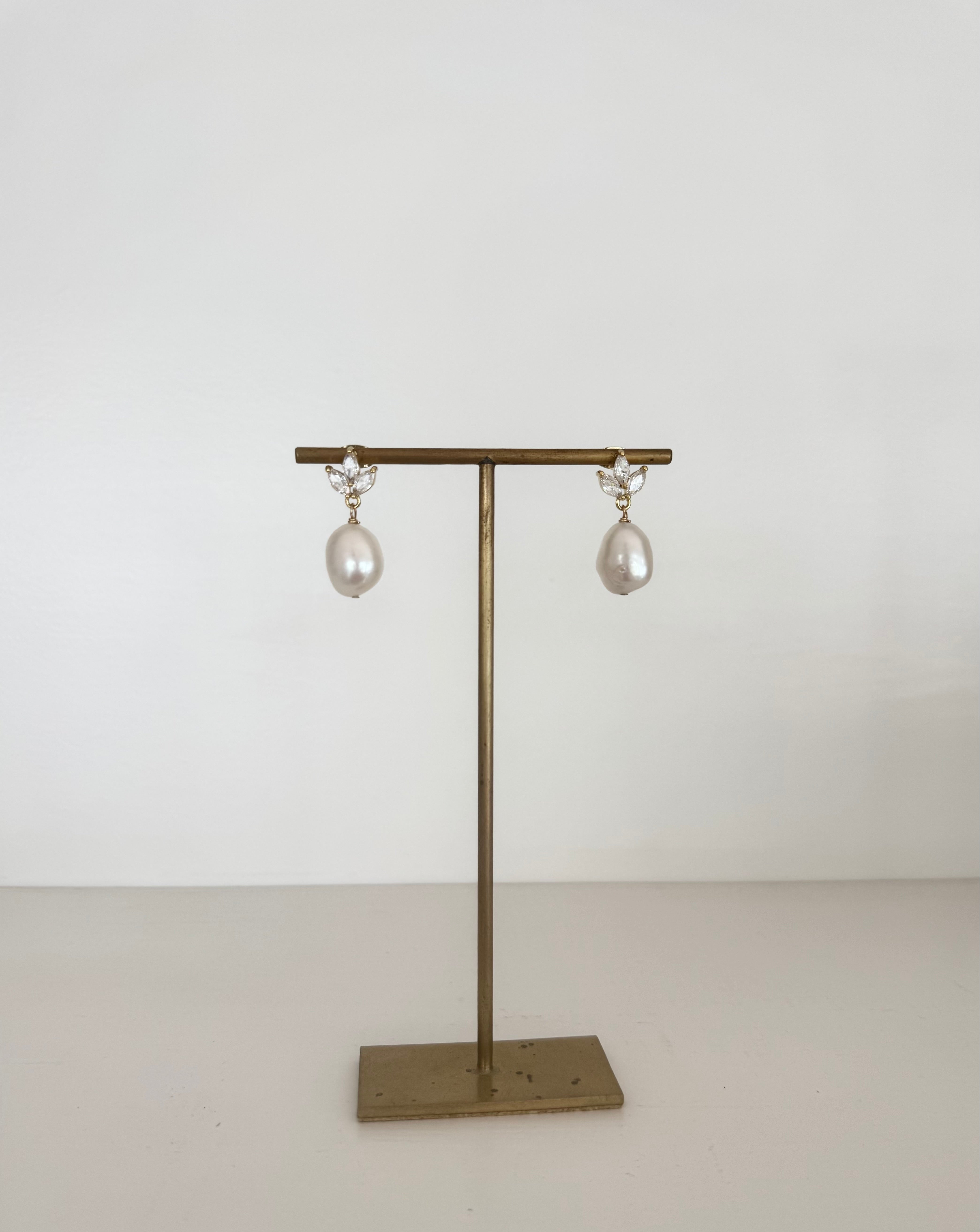 PETAL CZ PEARL EARRINGS