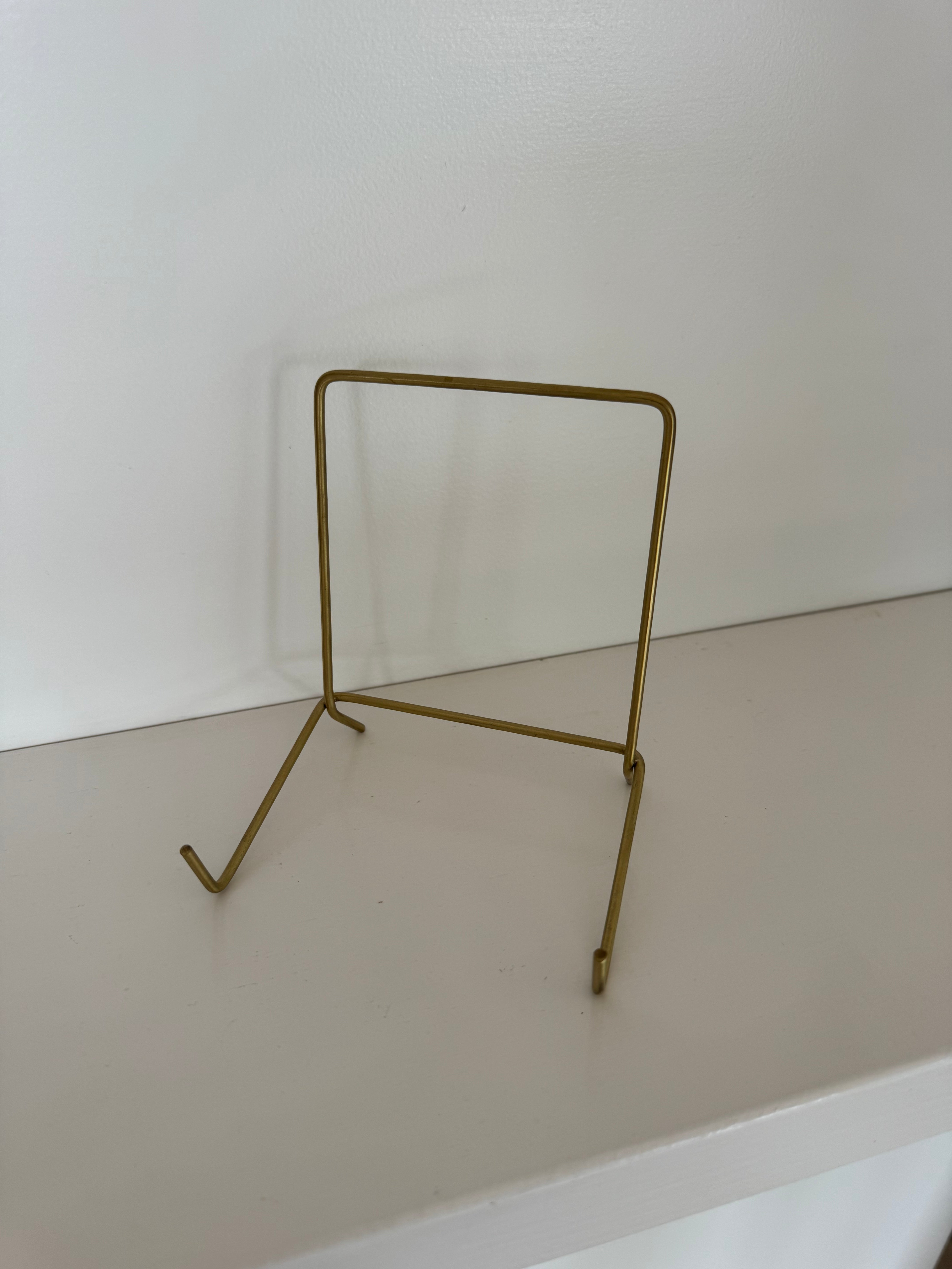 BRASS DISPLAY STAND