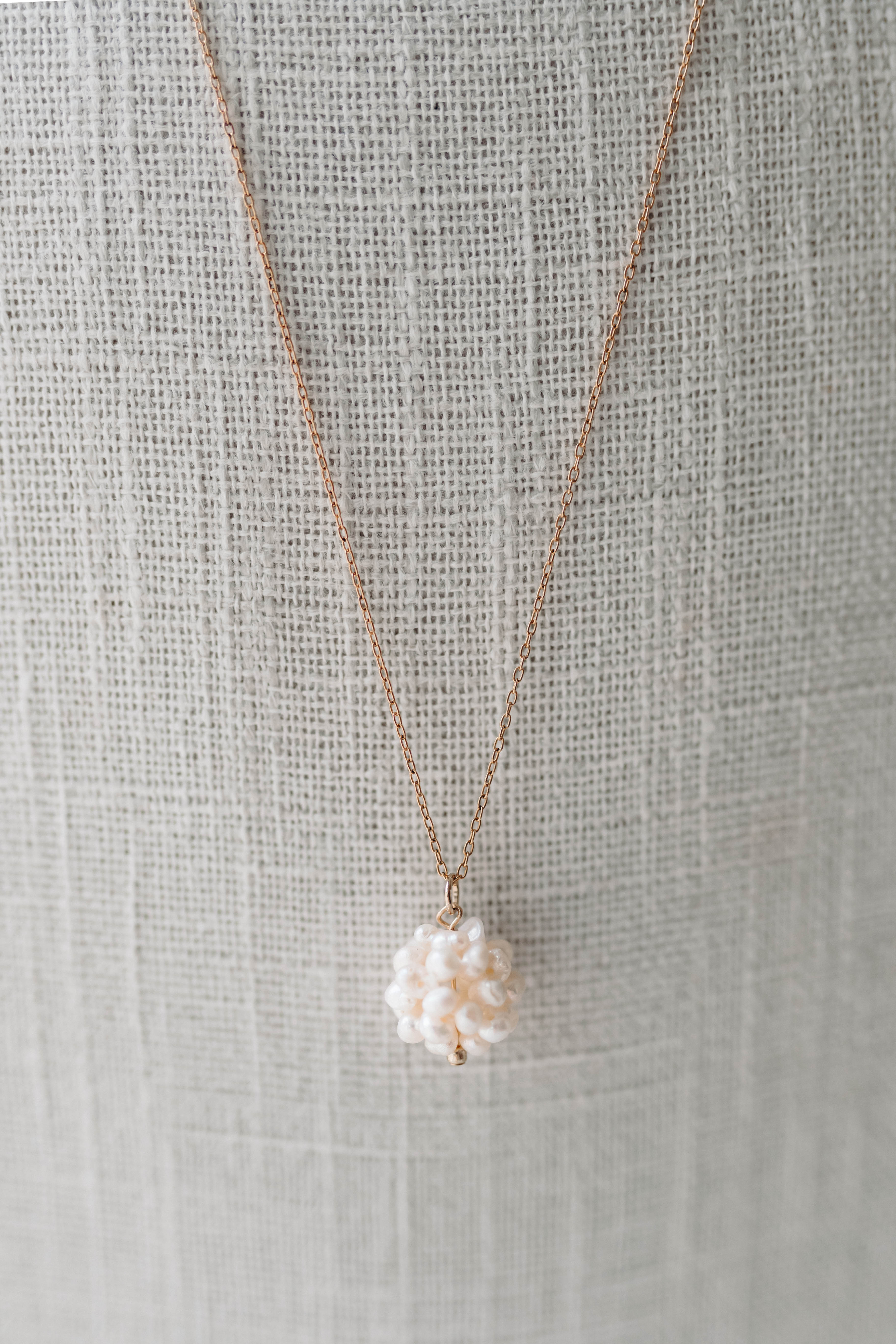 JINGLE NECKLACE