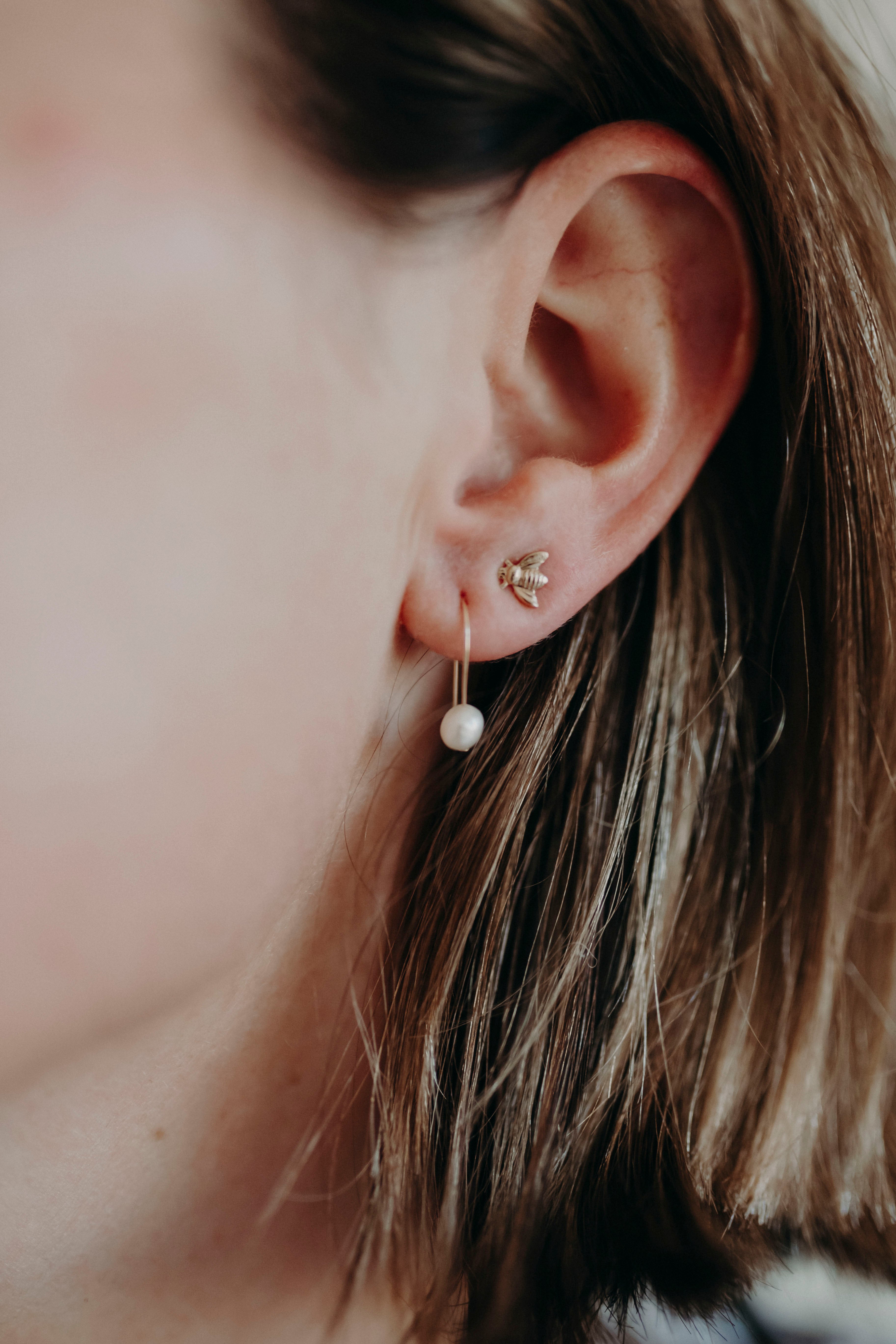 BEE STUDS | GOLD