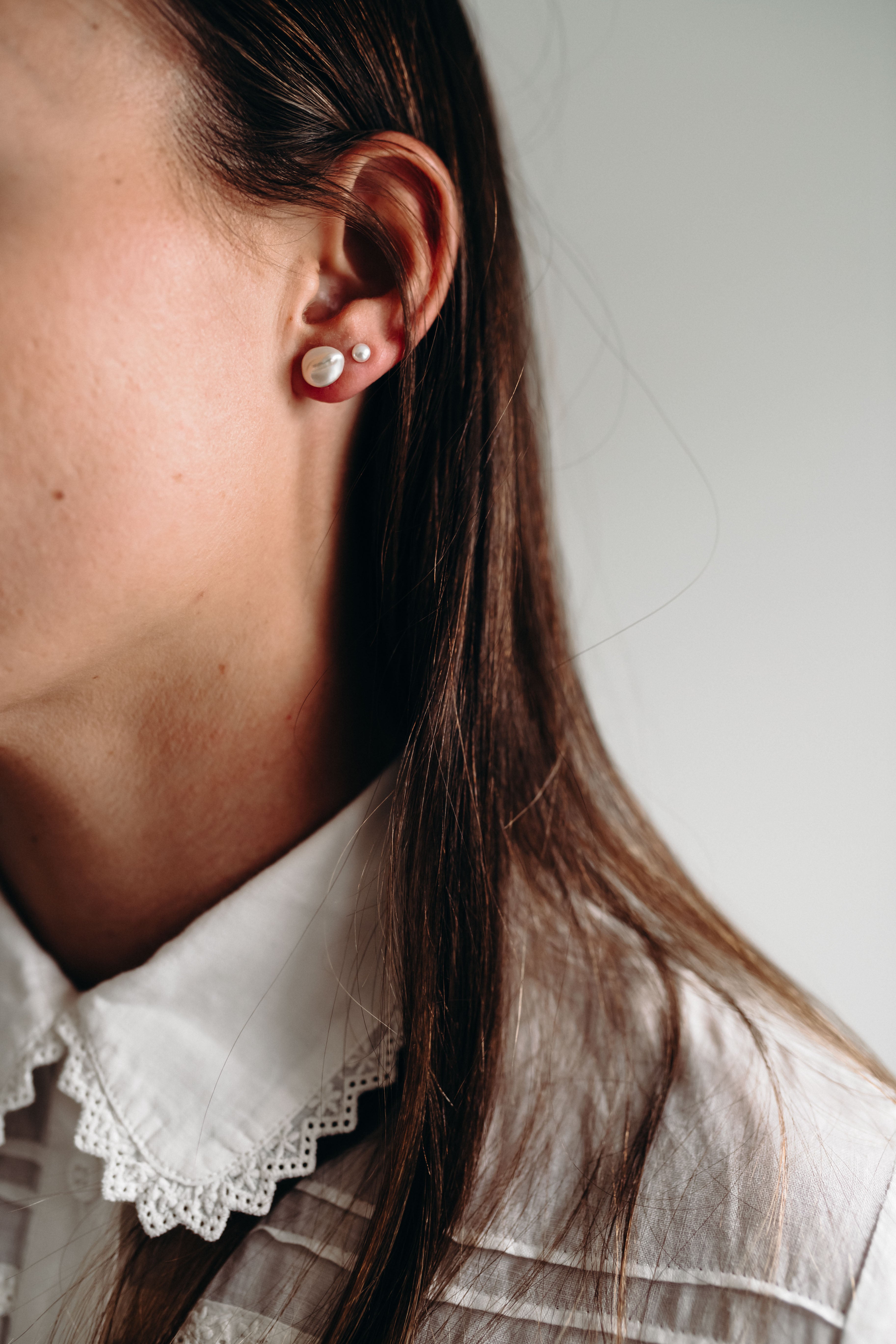 STUD EARRINGS