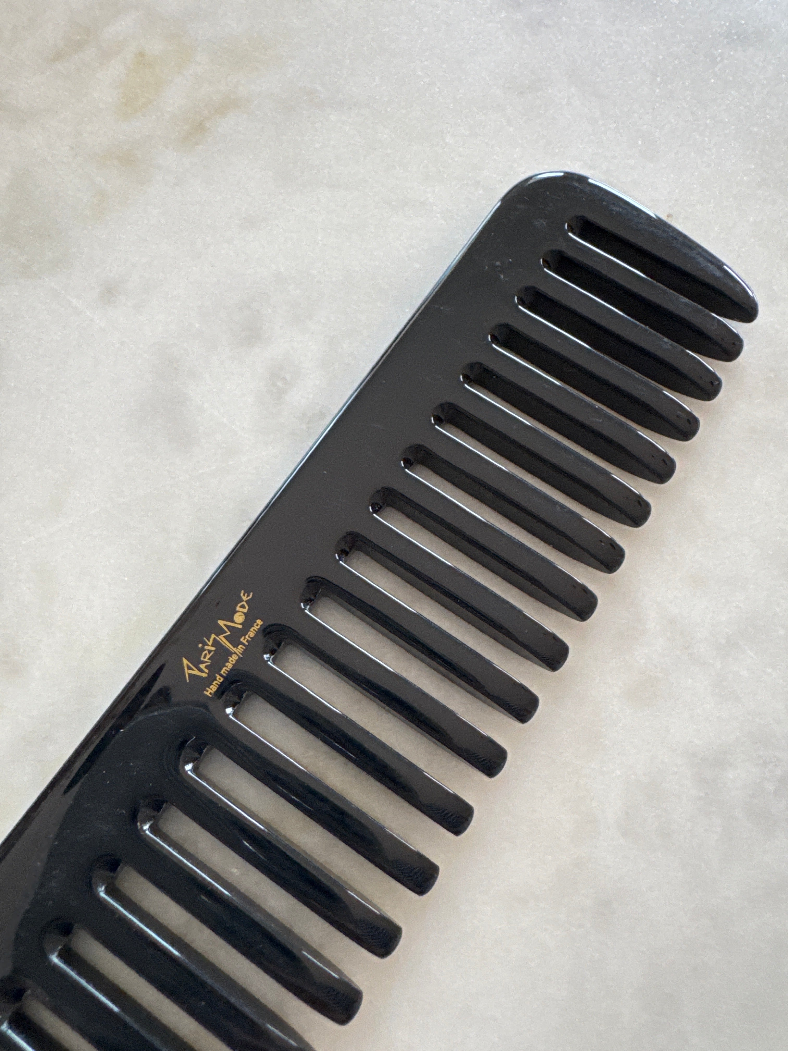 BLACK COMB