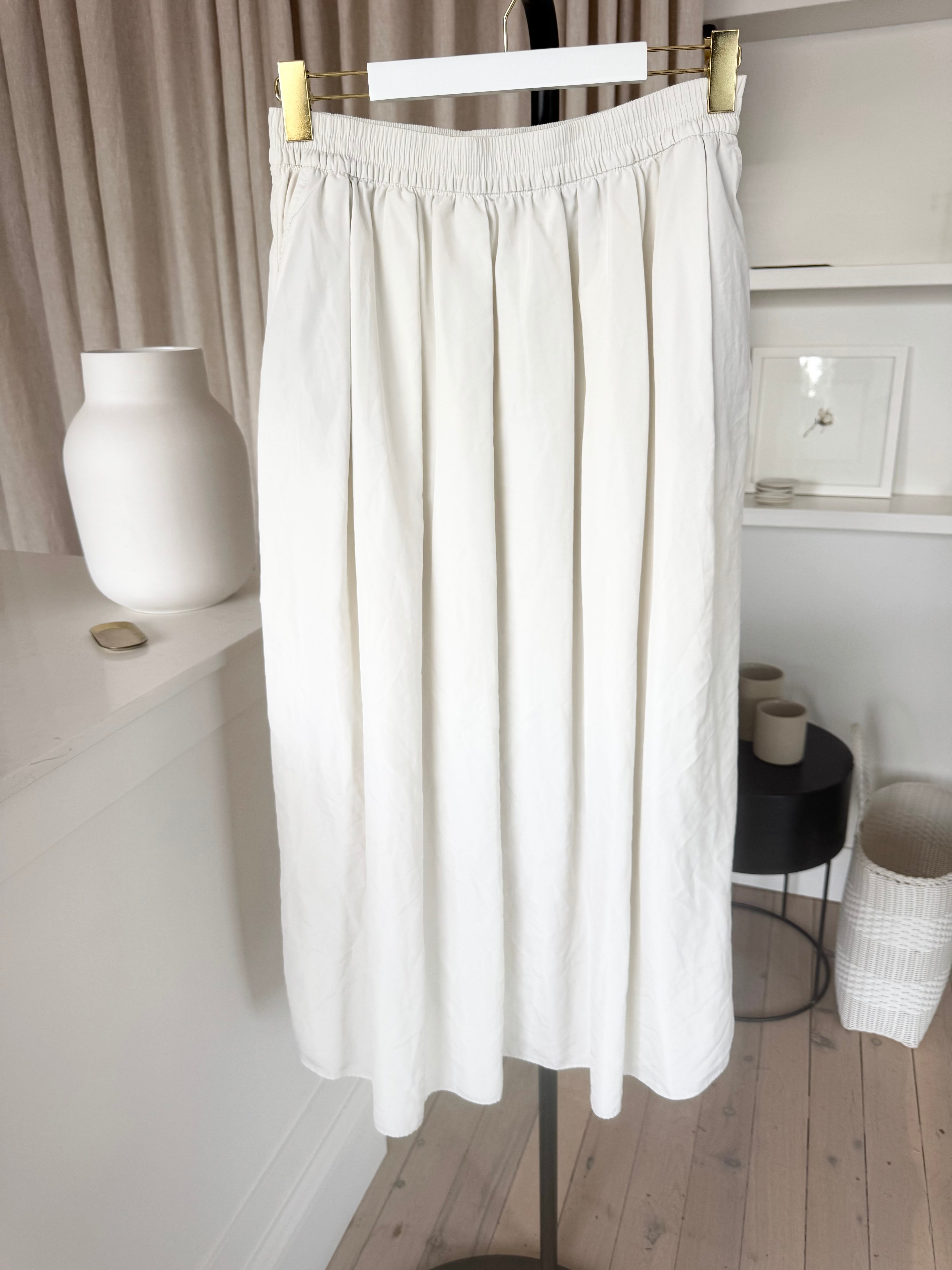 ZARA CREAM SKIRT