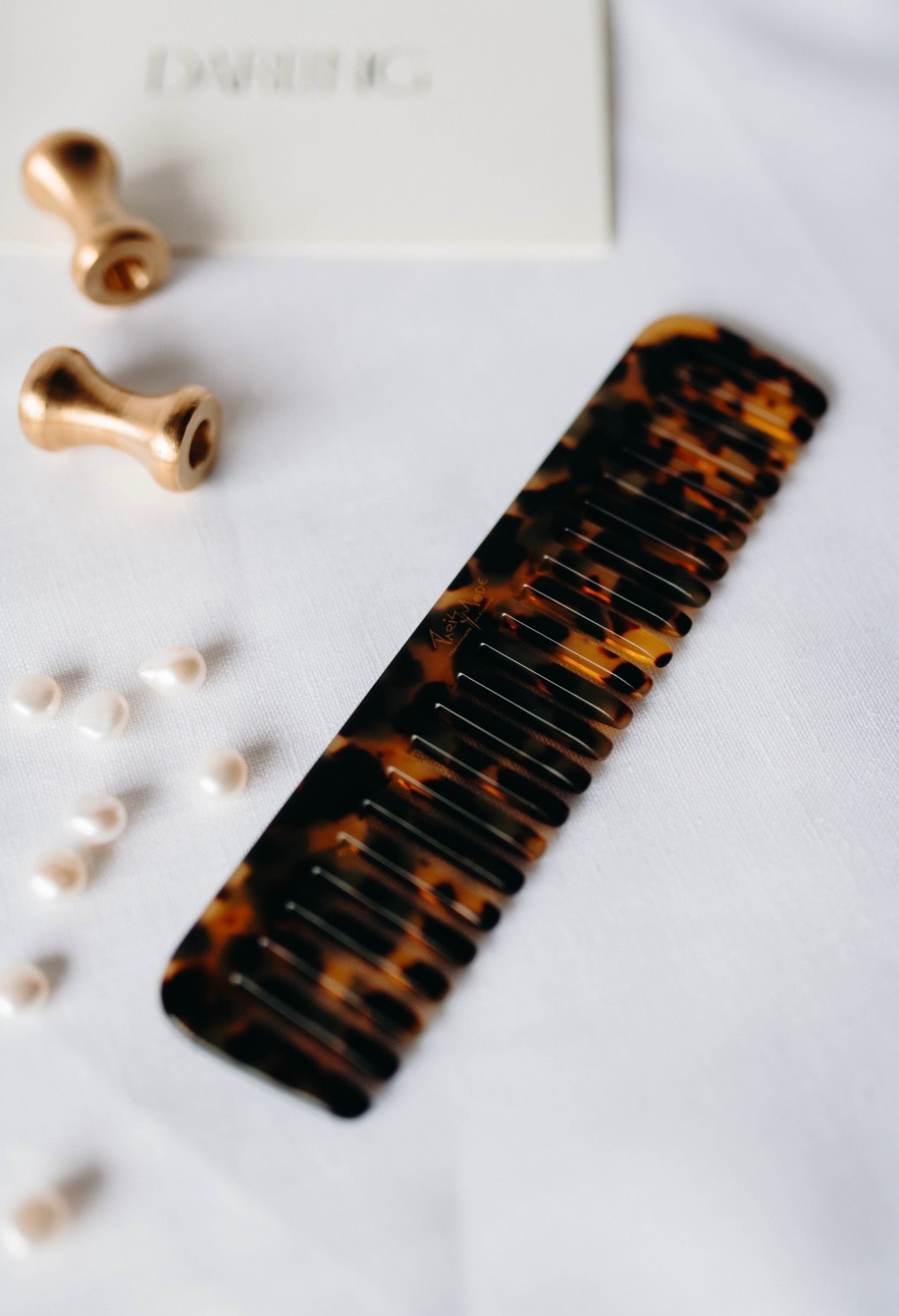 TORTOISESHELL COMB