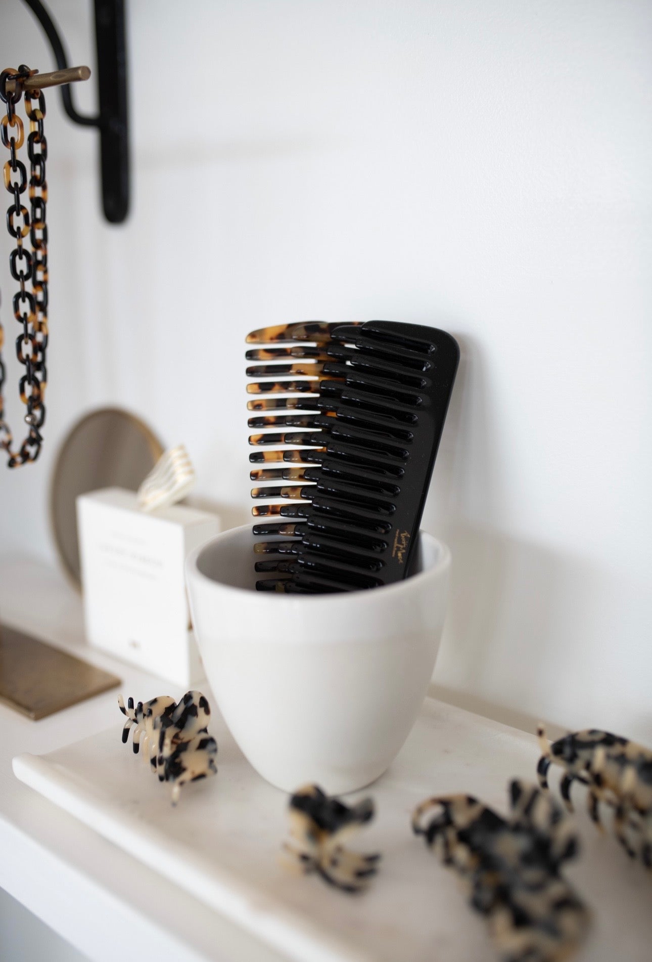 BLACK COMB