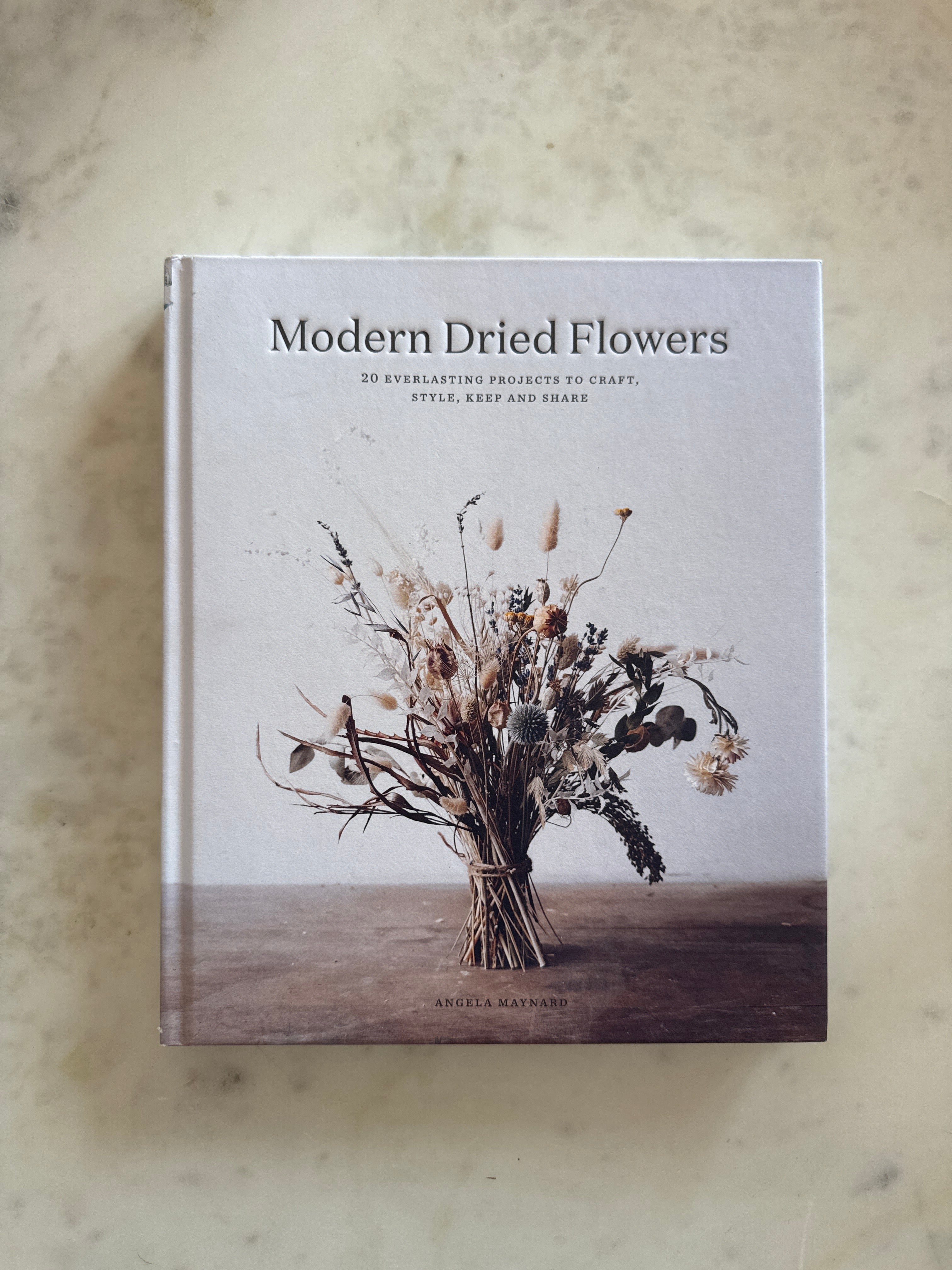 MODERN DRIED FLOWERS
