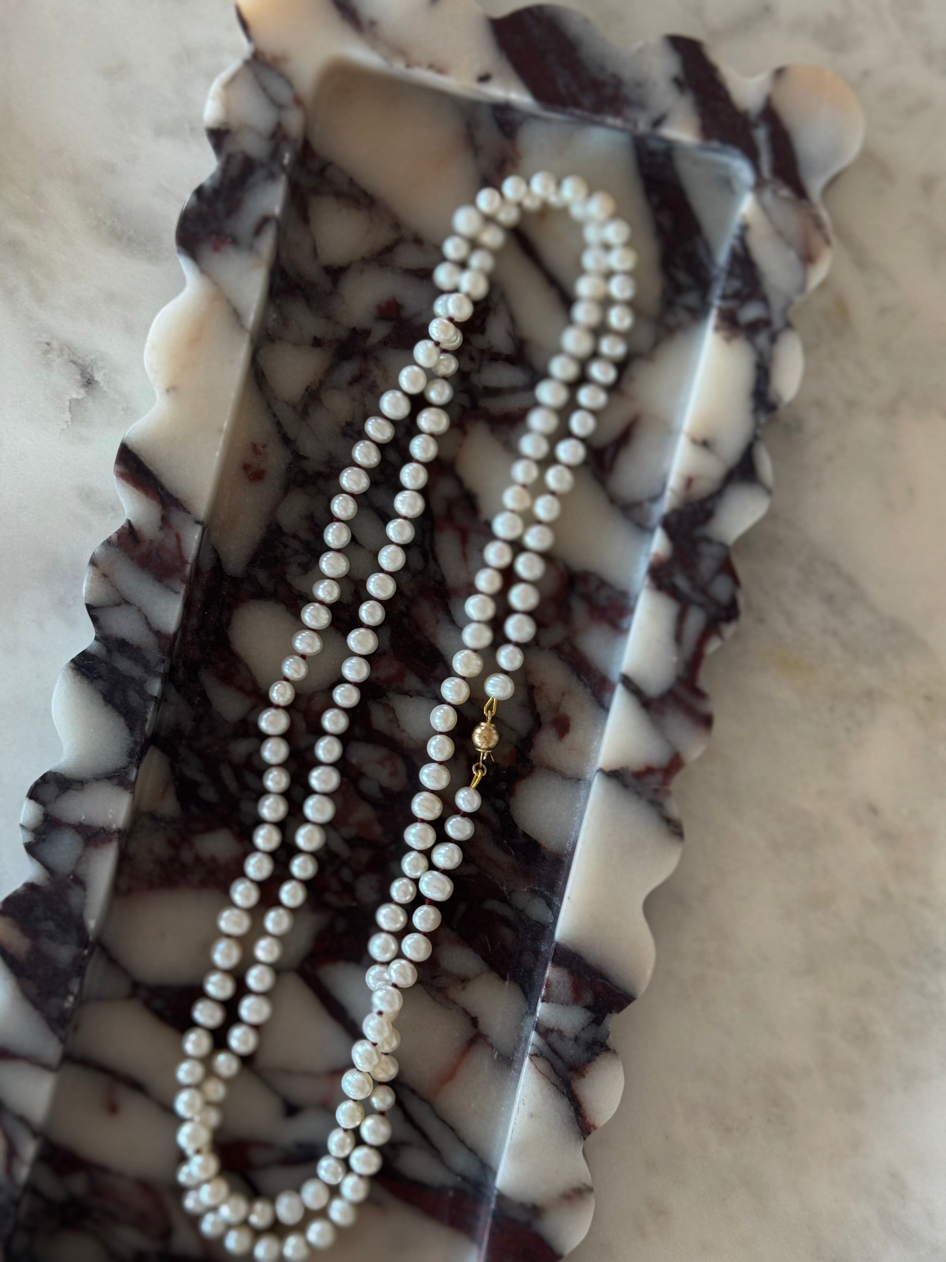 KNOTTED PEARL NECKLACE