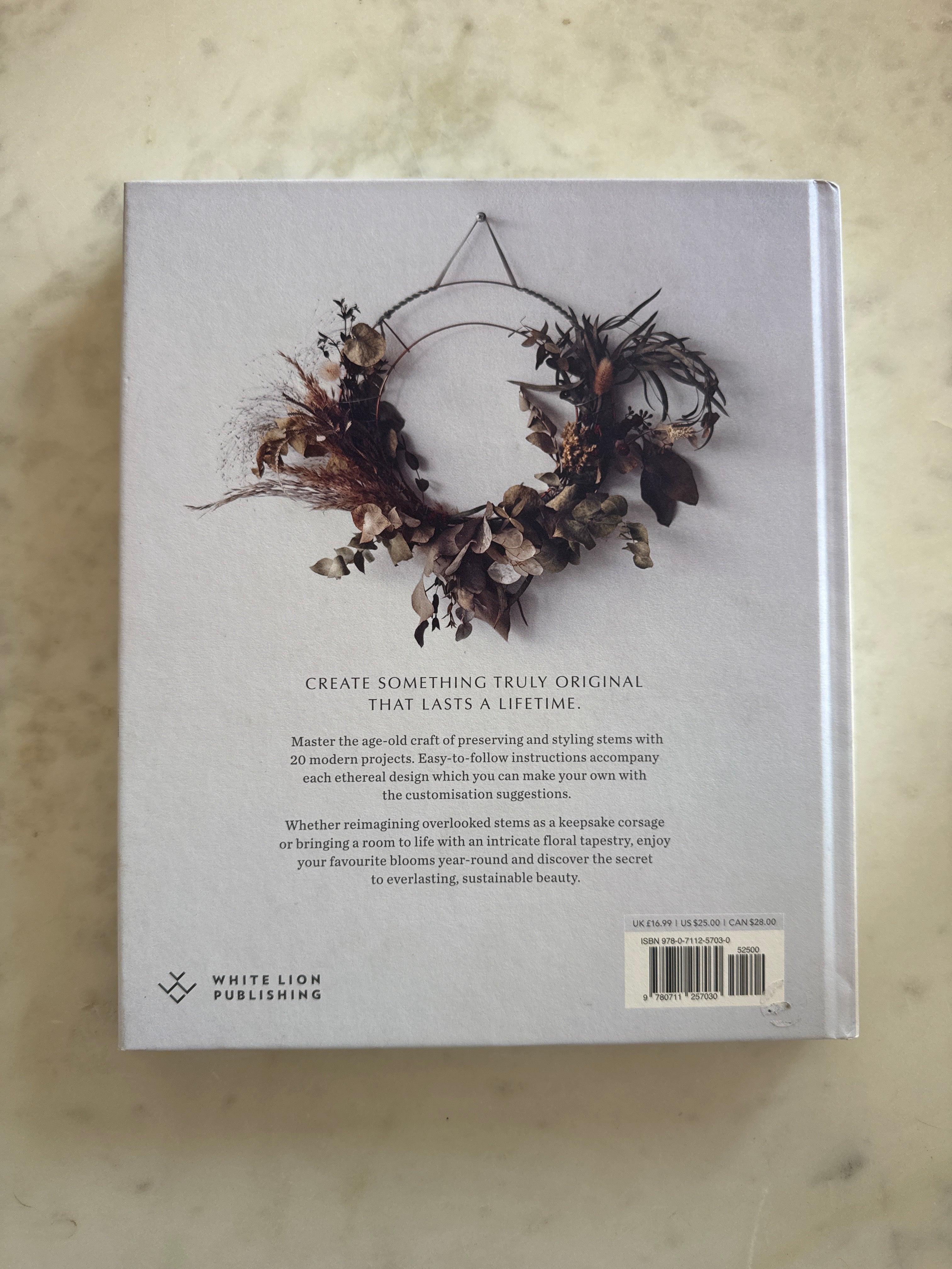 MODERN DRIED FLOWERS