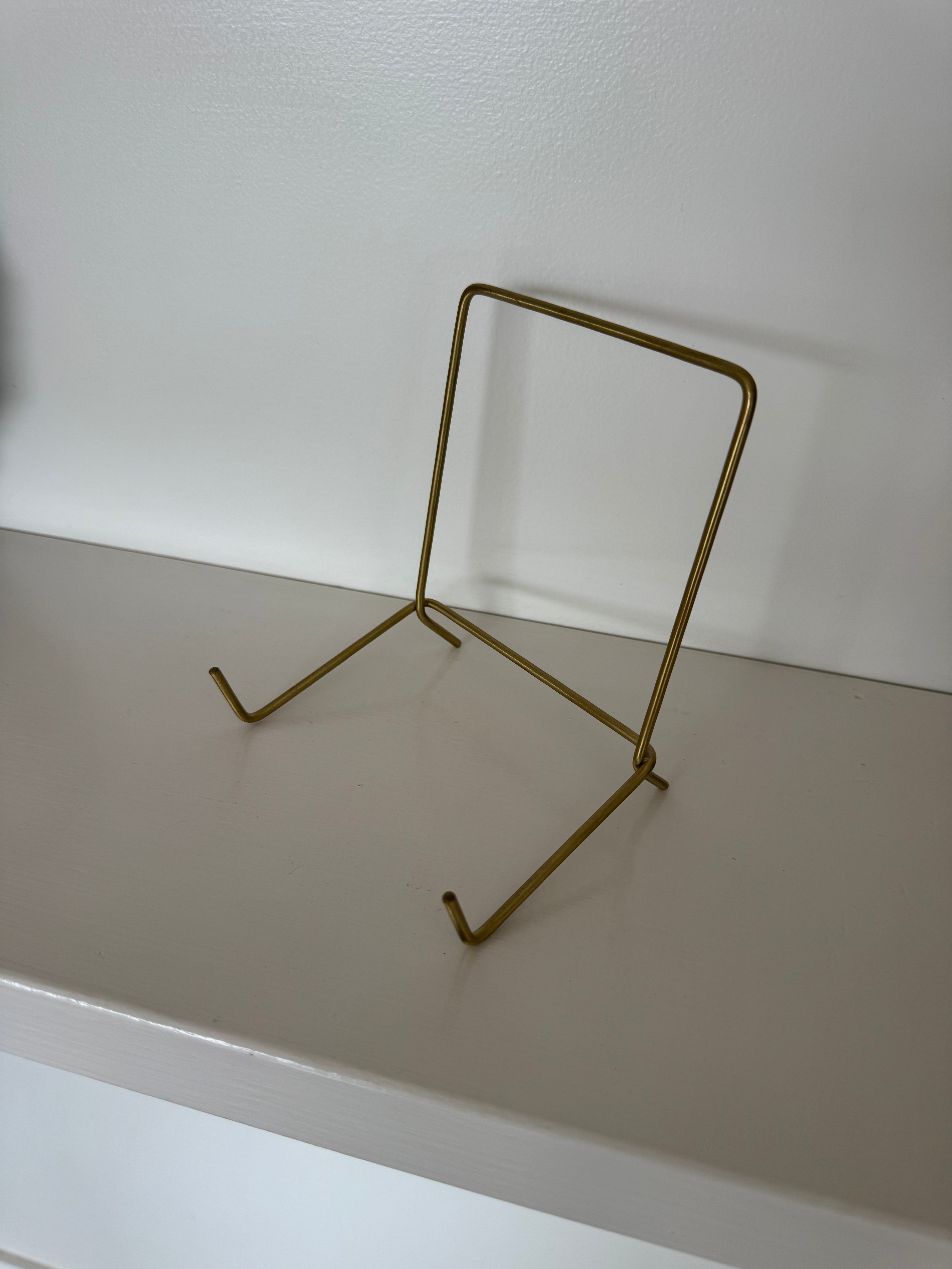 BRASS DISPLAY STAND
