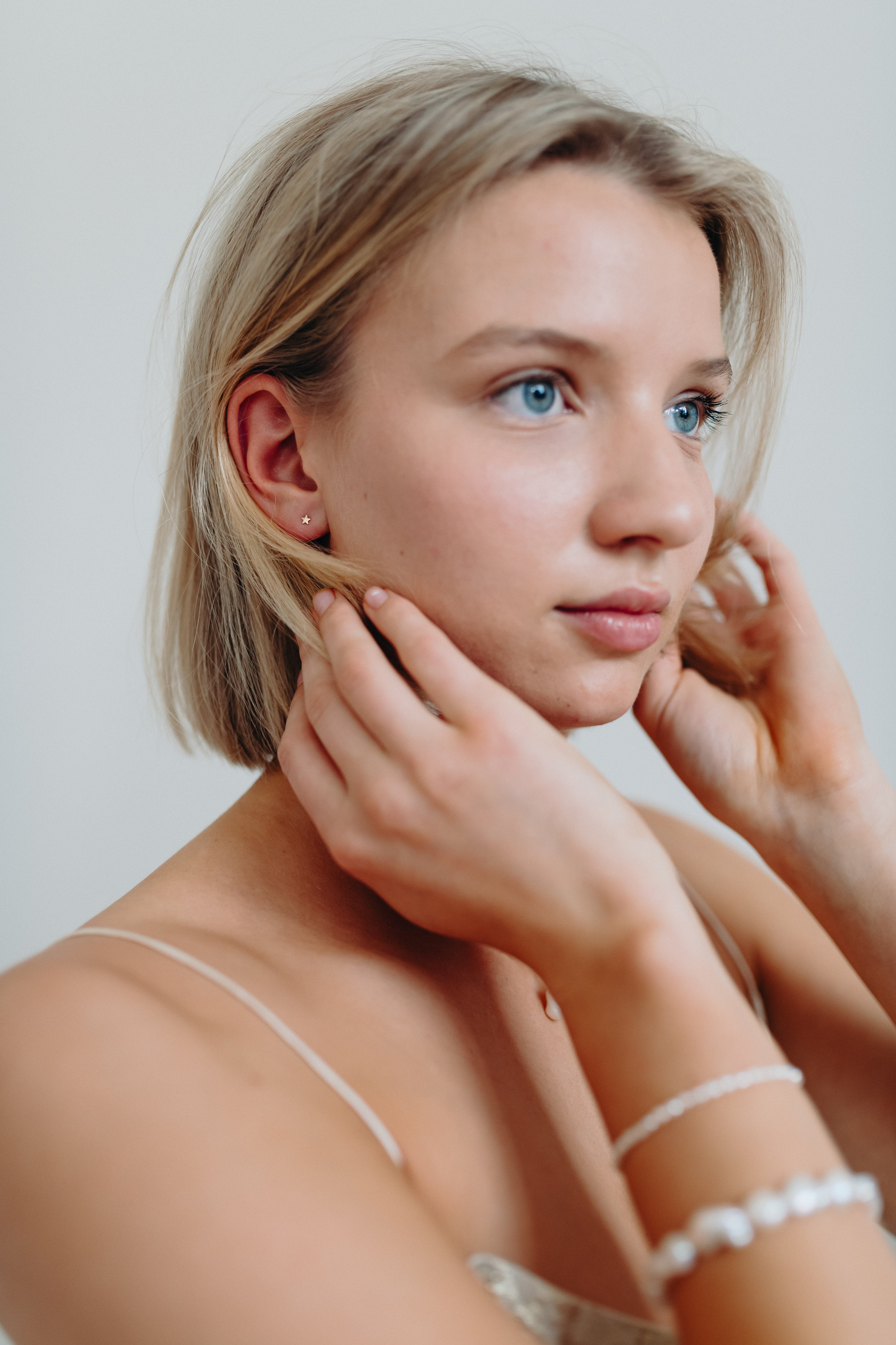 GOLD STAR EARRINGS