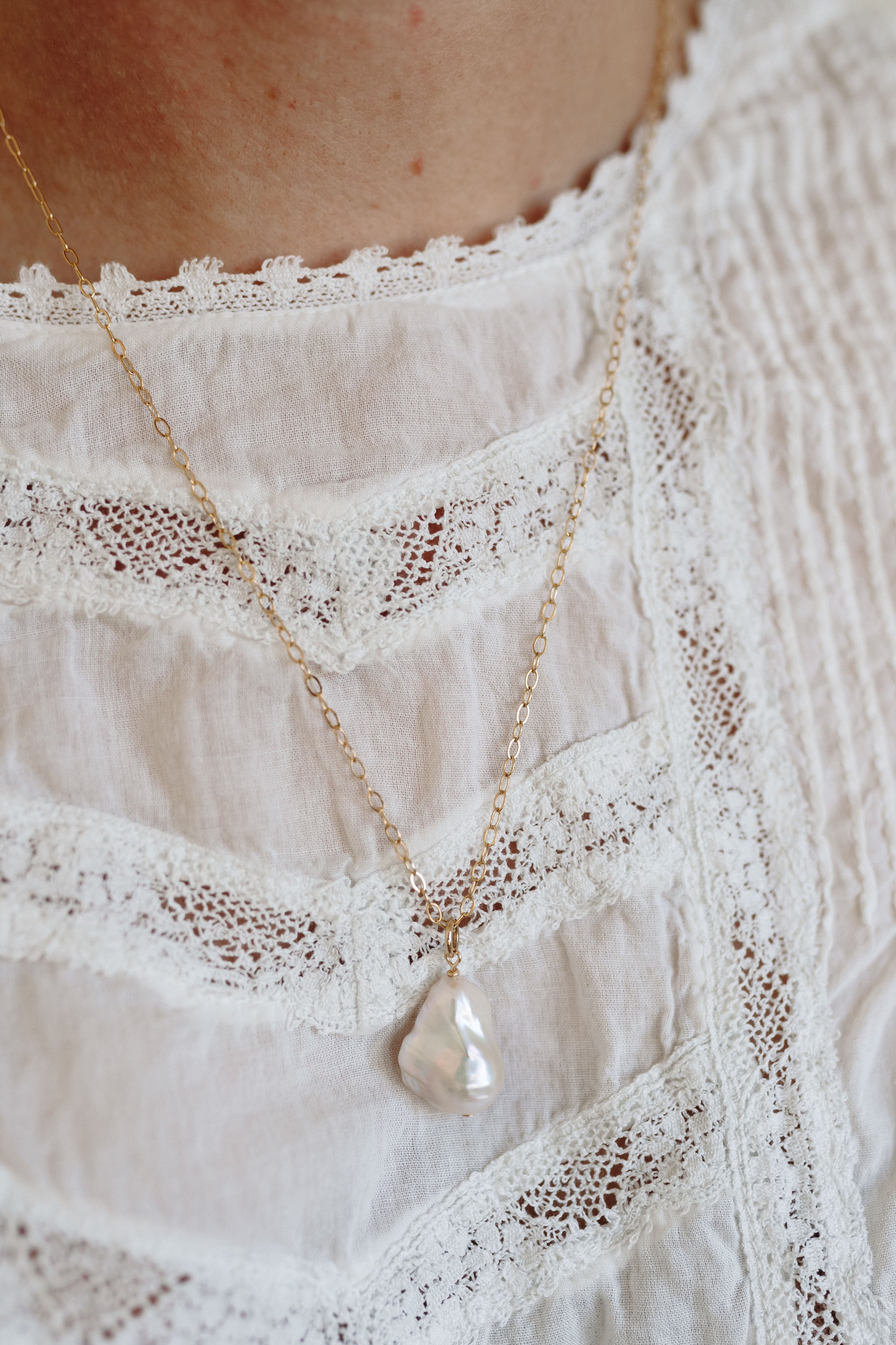 TRACE CHAIN NECKLACE WITH FLAME BALL PEARL | 20 INCH