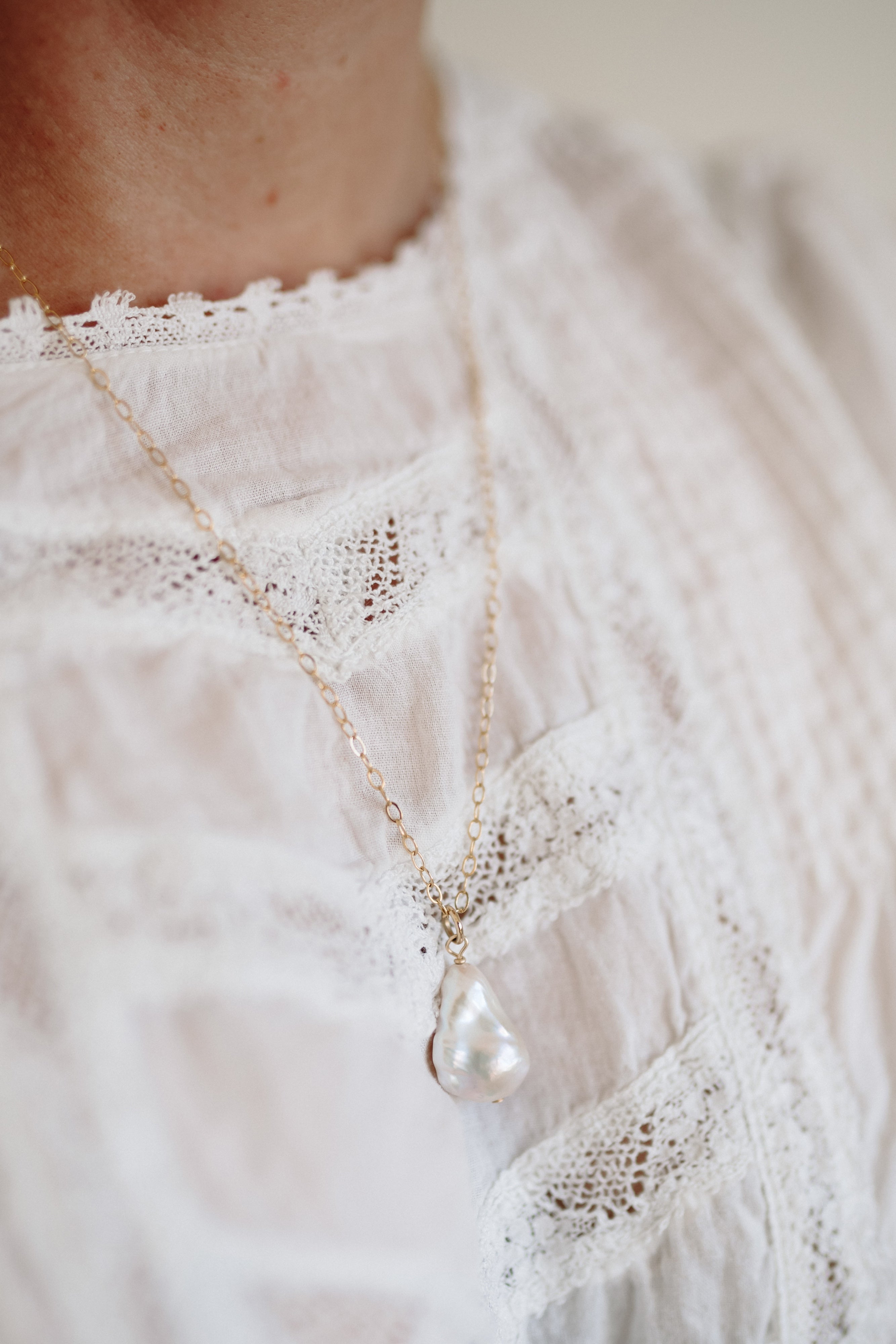 TRACE CHAIN NECKLACE WITH FLAME BALL PEARL | 20 INCH